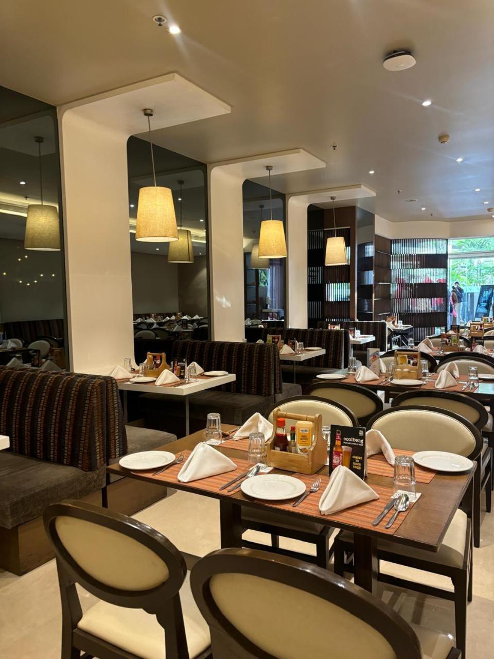 The Fern - Goregaon Mumbai Bagian luar foto