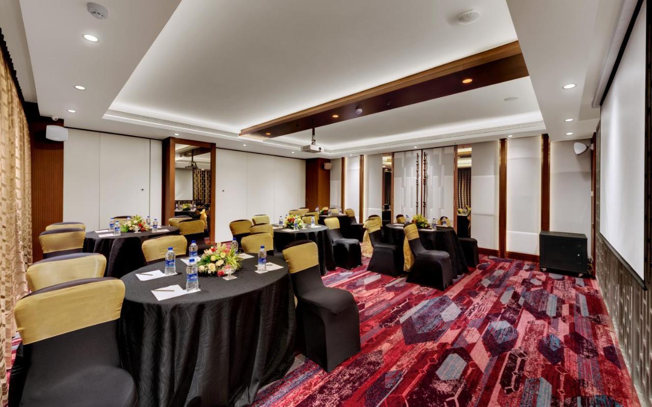 The Fern - Goregaon Mumbai Bagian luar foto